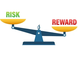 Balanza comparando riesgo y recompensa para ilustrar la importancia de la diversificación global al invertir.