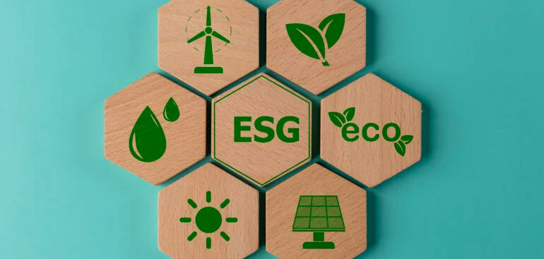 Iconos ESG y elementos ecológicos que representan inversiones sostenibles en proyectos verdes y responsables