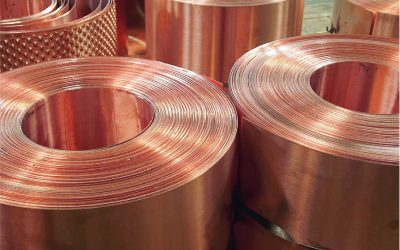 Bobinas de cobre representando la categoría de metales industriales dentro del análisis metales industriales vs metales preciosos